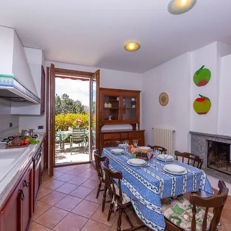Montecatini Sleeps 4 Wifi Apartment Taino